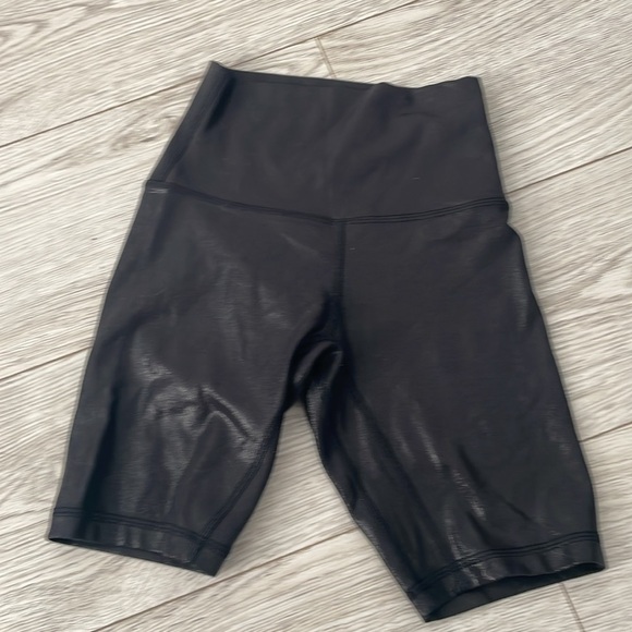 $502 Lululemon Align High-Rise Short 8”*Shine
Radiate Foil Print Black - Picture 5 of 10